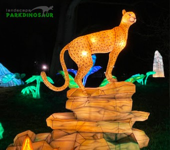 Шоу с фенери на открито в реален размер